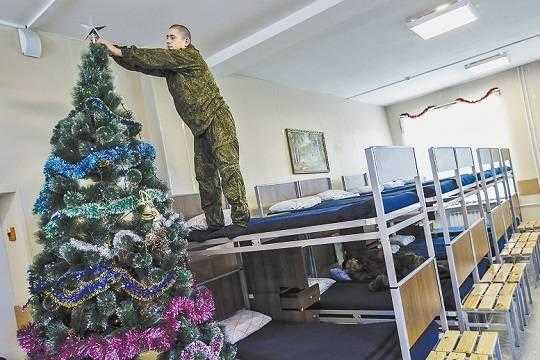 Как встречают Новый год в армейской казарме